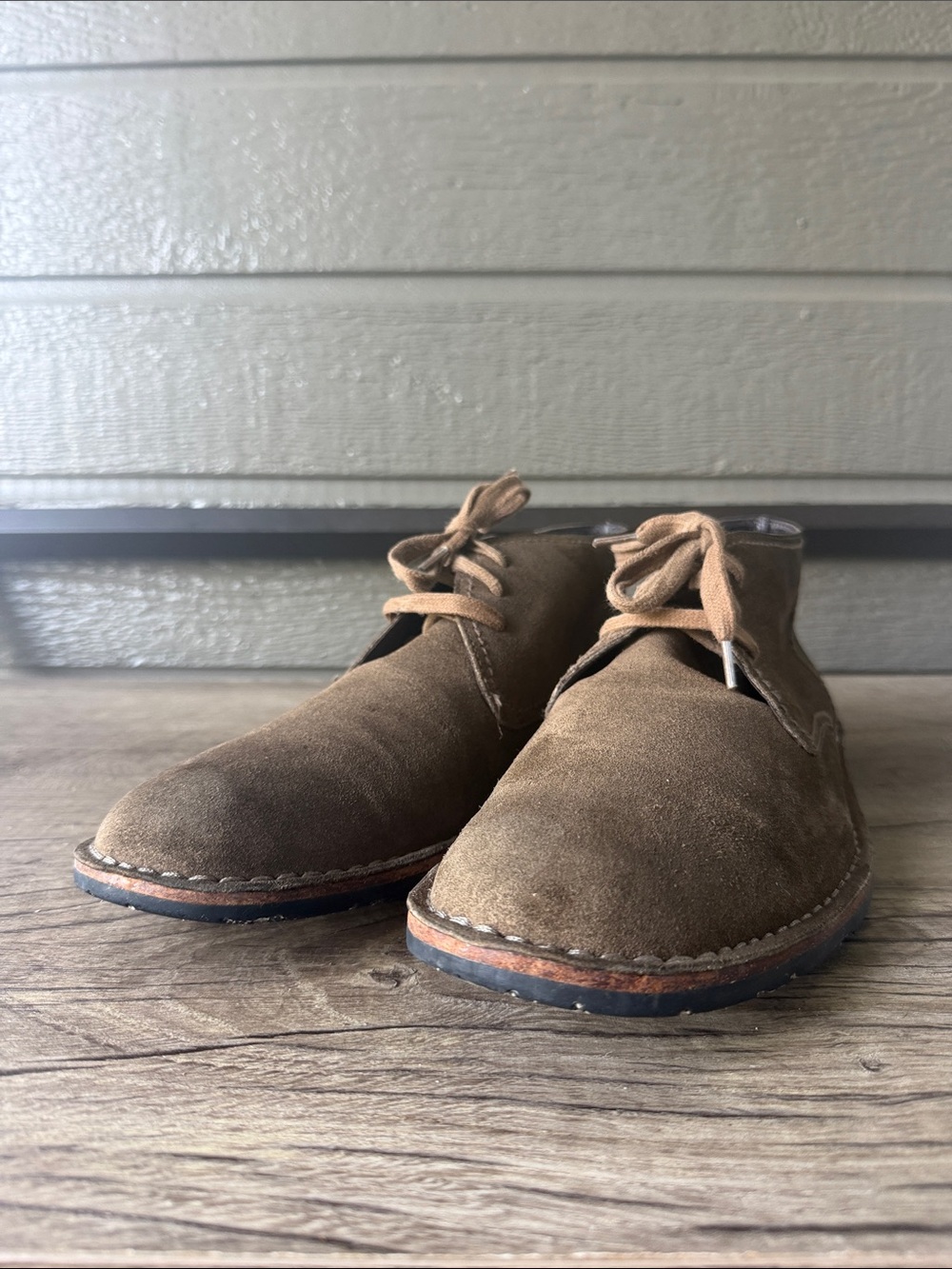 John Varvatos Men’s Olive Brown Suede Chukka Boots size 10.5 M